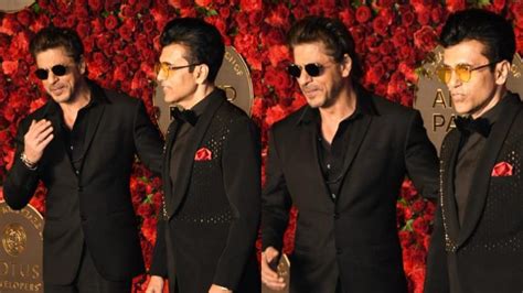Shah Rukh Khan calls Anand Pandit his ‘spiritual guru  .